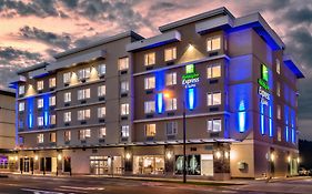 Holiday Inn Express&Suites Victoria-Colwood